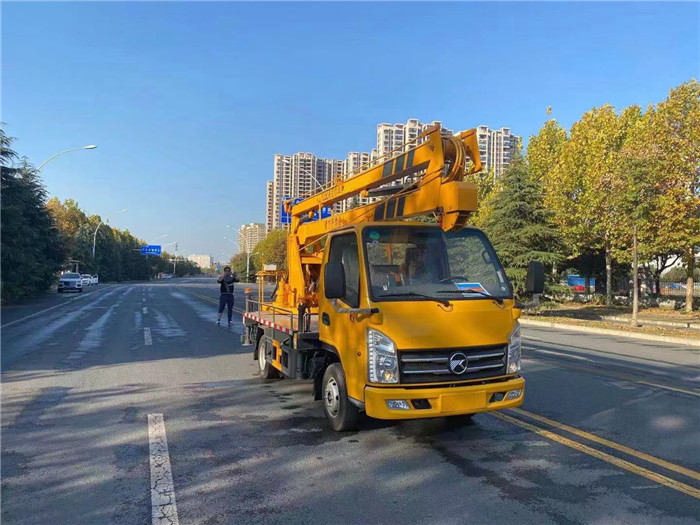 凱馬13.5米藍牌高空作業車