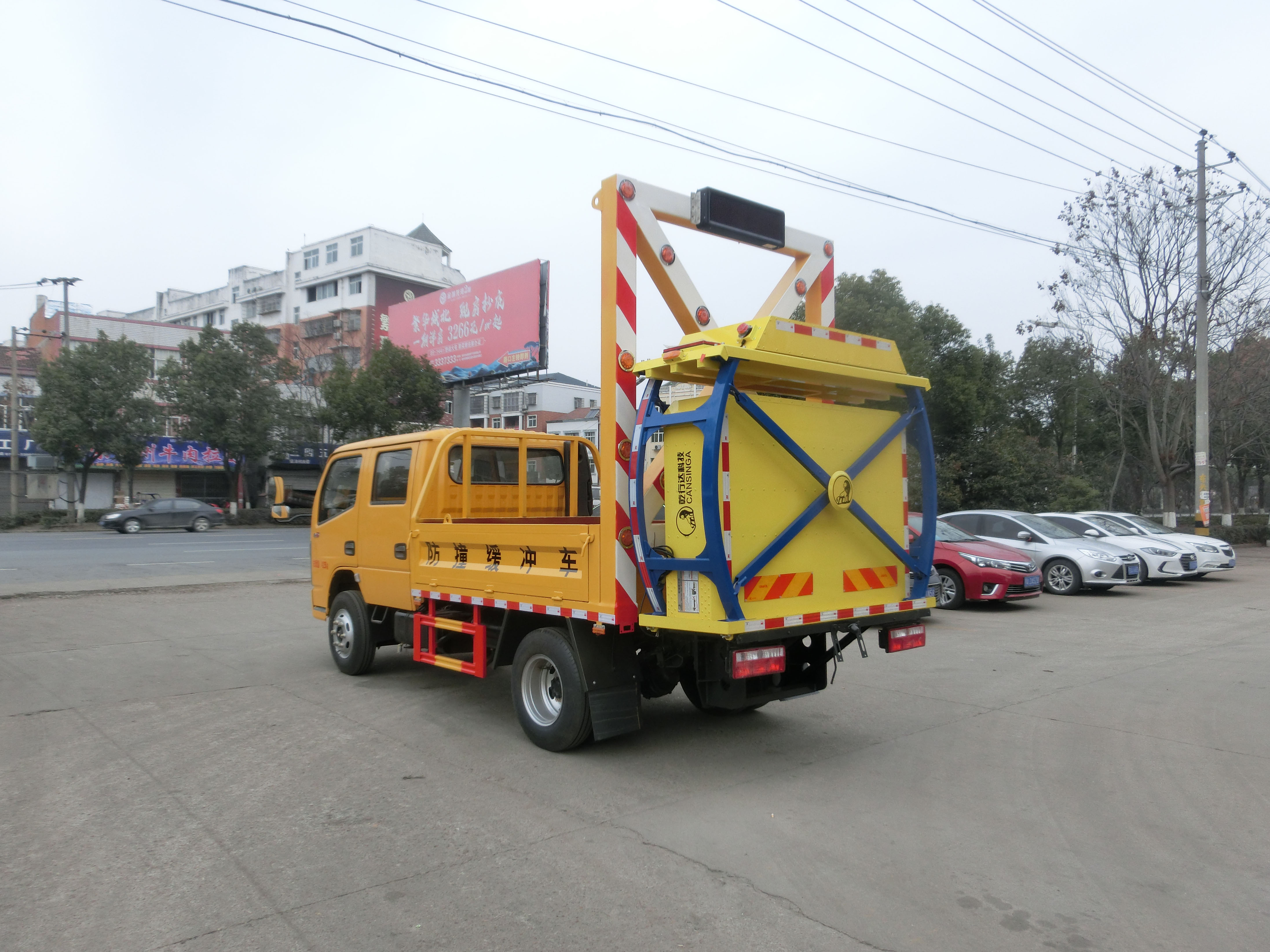 東風(fēng)D6防撞緩沖車